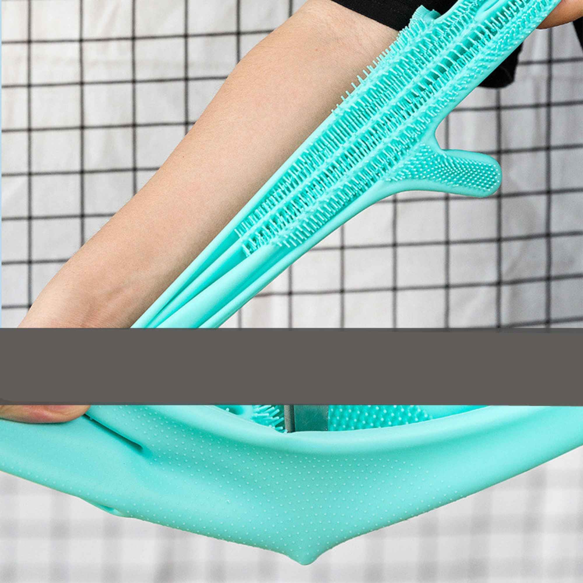 Flexible silicone grooming gloves for dogs and cats with soft, stretchable silicone.